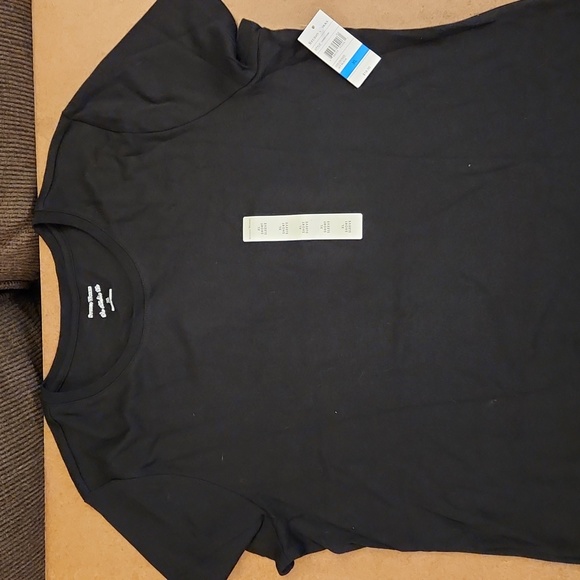 2 NWT Women's Studio Works Short Sleeved T-shirts Size XL Color Black/Purple - Picture 6 of 7